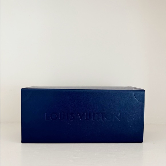 Louis Vuitton ~ Logo Petit Cat-Eye Sunglasses (gold maron Z0487E) - Picture 3 of 10